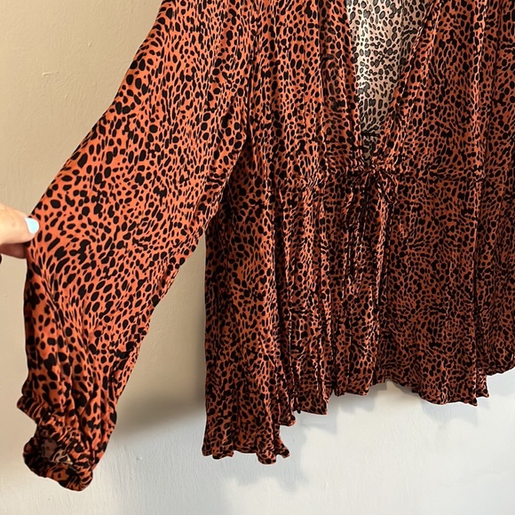 TORRID Cheetah Print Long Sleeve Tie Front Kimono size 3X - Picture 5 of 8